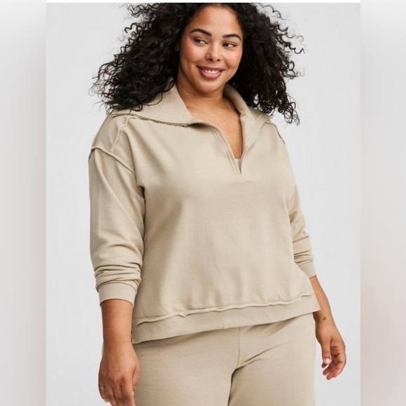 EUC Fleece V-Neck Sweatshirt. Size 00. - Picture 7 of 9